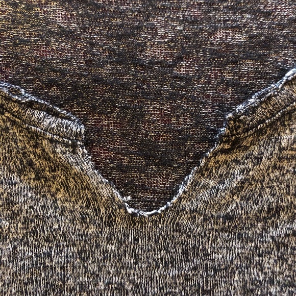 Bitch neck causal tee. - Picture 2 of 3